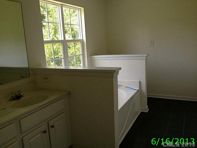 2048 Pimpernel Road Charlotte, NC 28213 - Photo 14 of 15