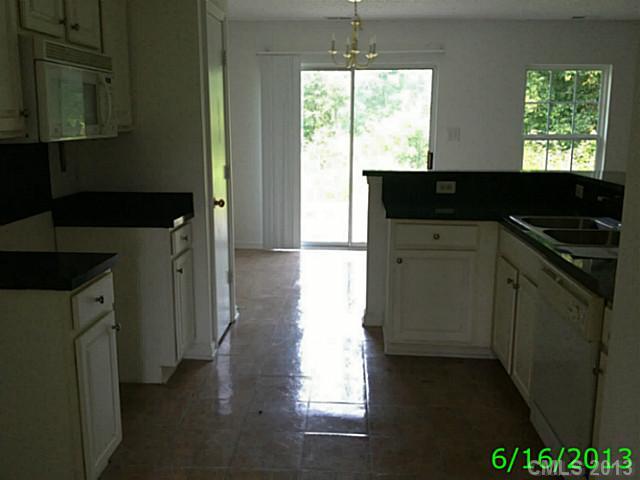 2048 Pimpernel Road Charlotte, NC 28213 - Photo 5 of 15