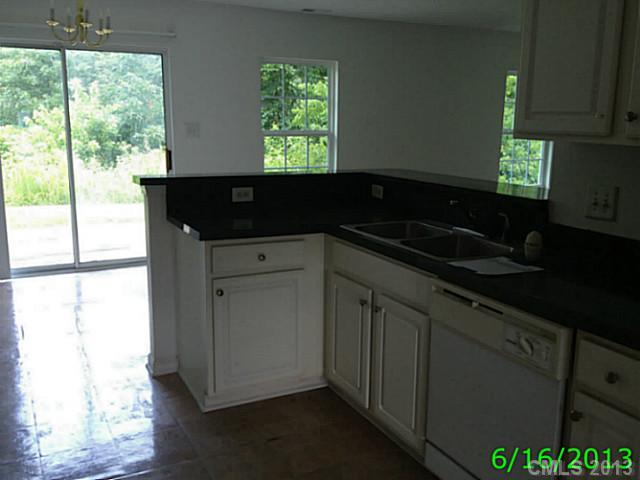 2048 Pimpernel Road Charlotte, NC 28213 - Photo 7 of 15