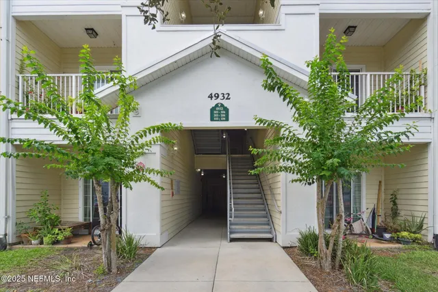 $155,000 | 4932 Key Lime Drive, Unit 303, Jacksonville, FL 32256