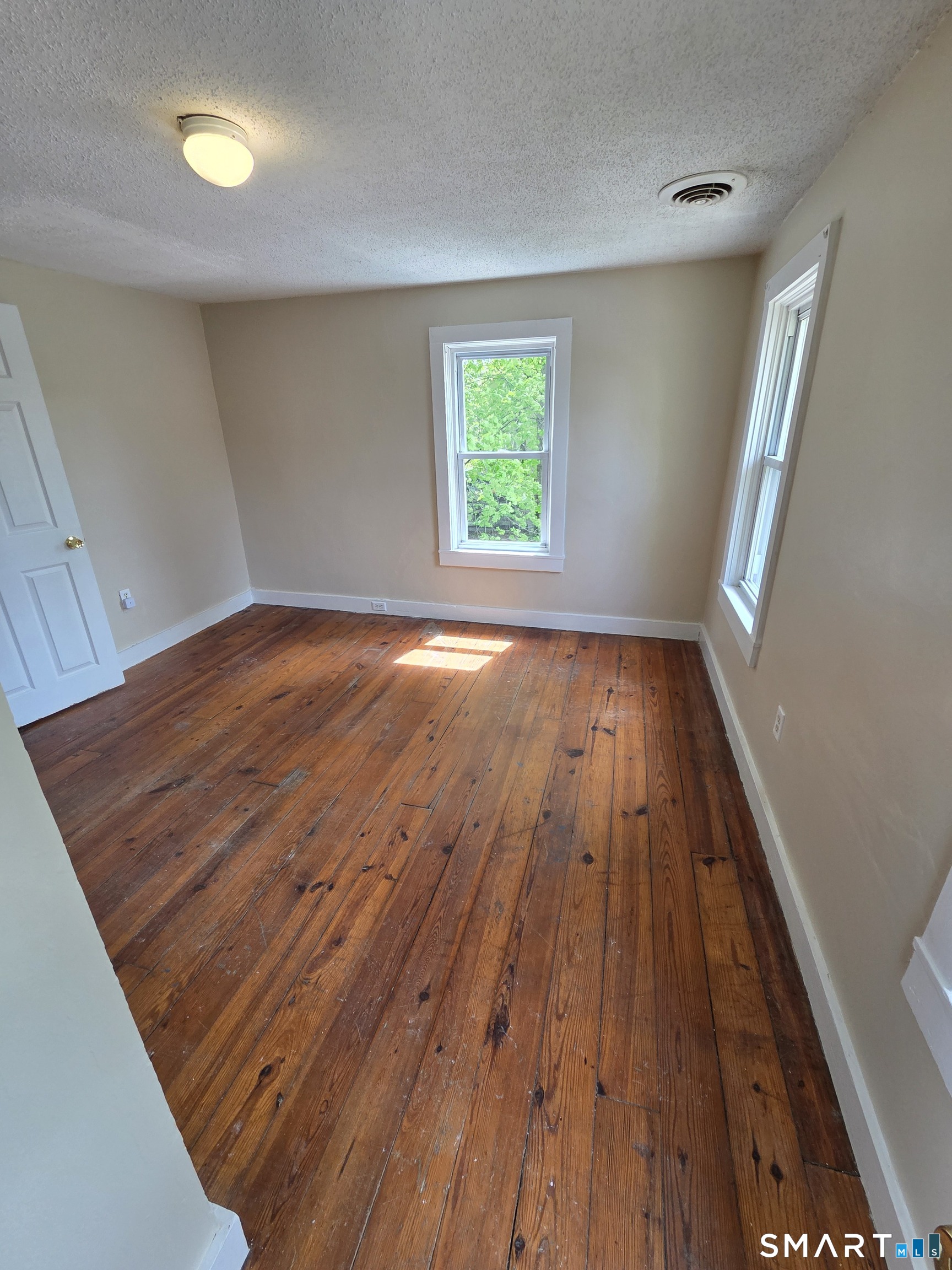 22 Lakeview Street, Unit 2 East Hampton, CT 06424 - Photo 12 of 17