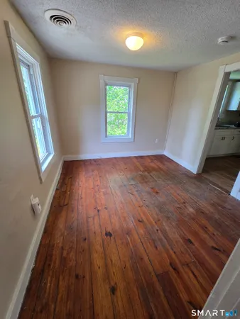 $1,100 | 22 Lakeview Street, Unit 2, East Hampton, CT 06424