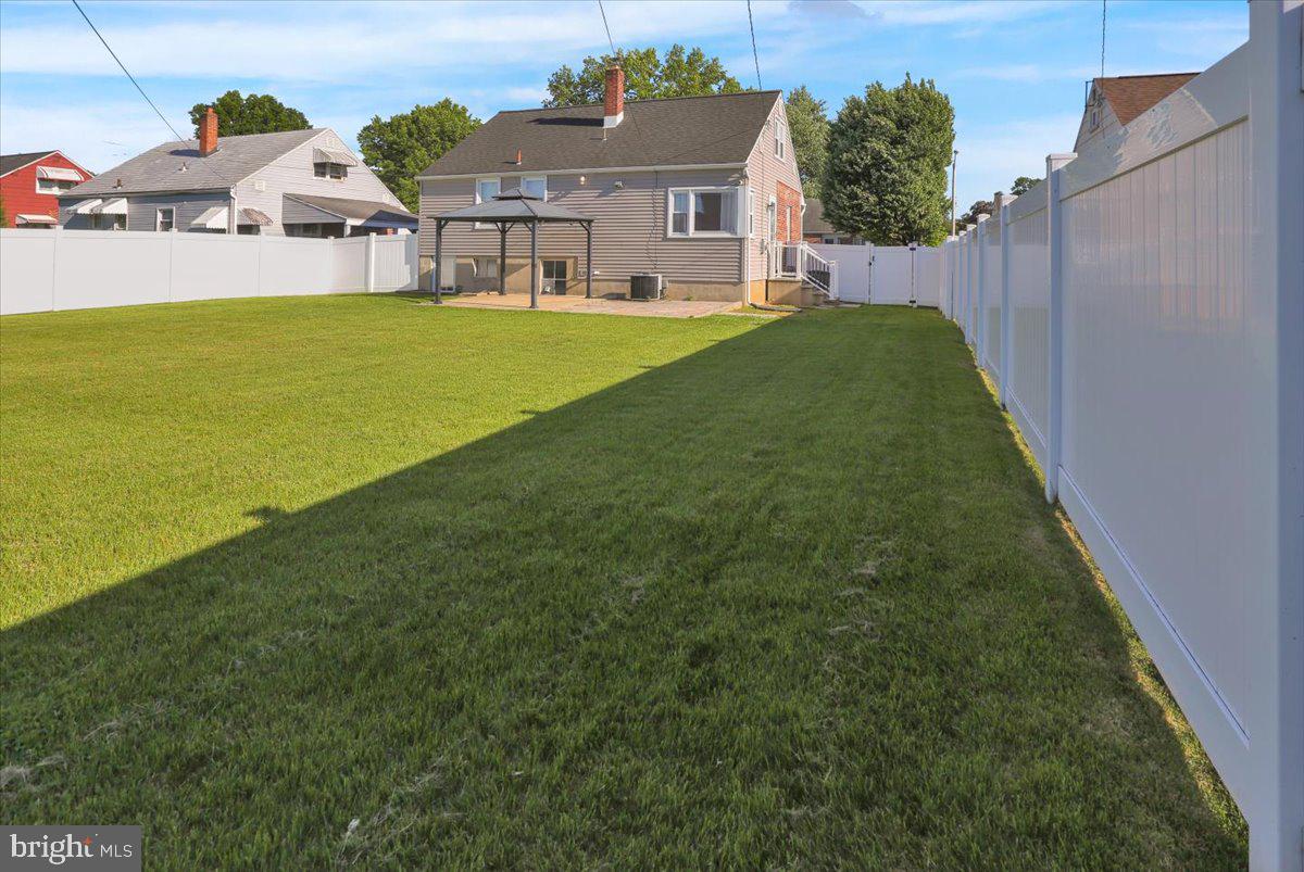 513 Harding Avenue Reading, PA 19607 - Photo 6 of 38