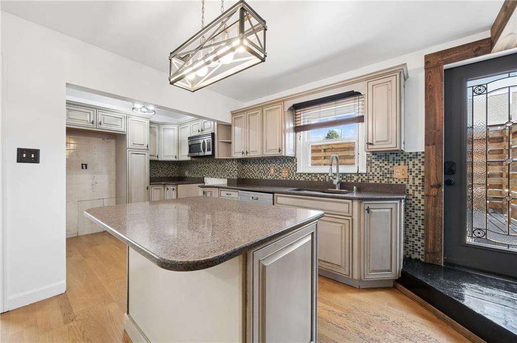 512 5th Street Webster, PA 15087 - Photo 8 of 37