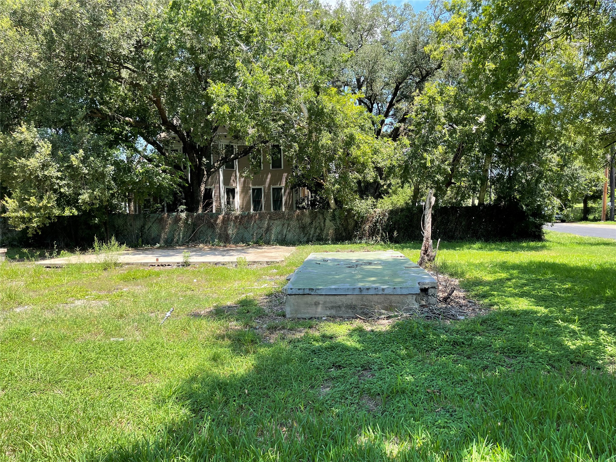 405 South Cameron Street Victoria, TX 77901 - Photo 2 of 6