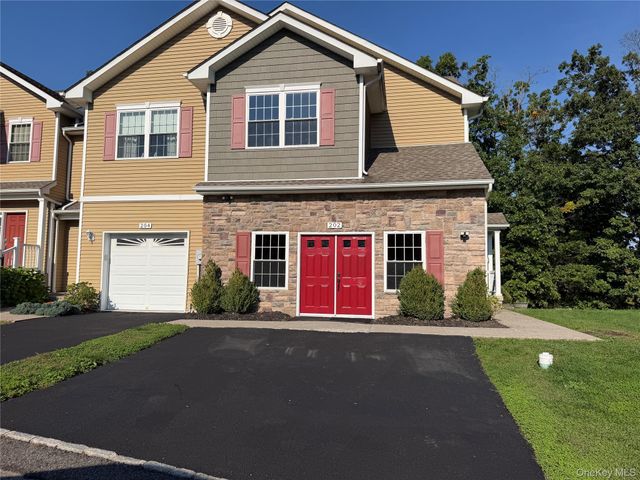 $495,000 | 202 Iron Forge Lane, New Windsor, NY 12553