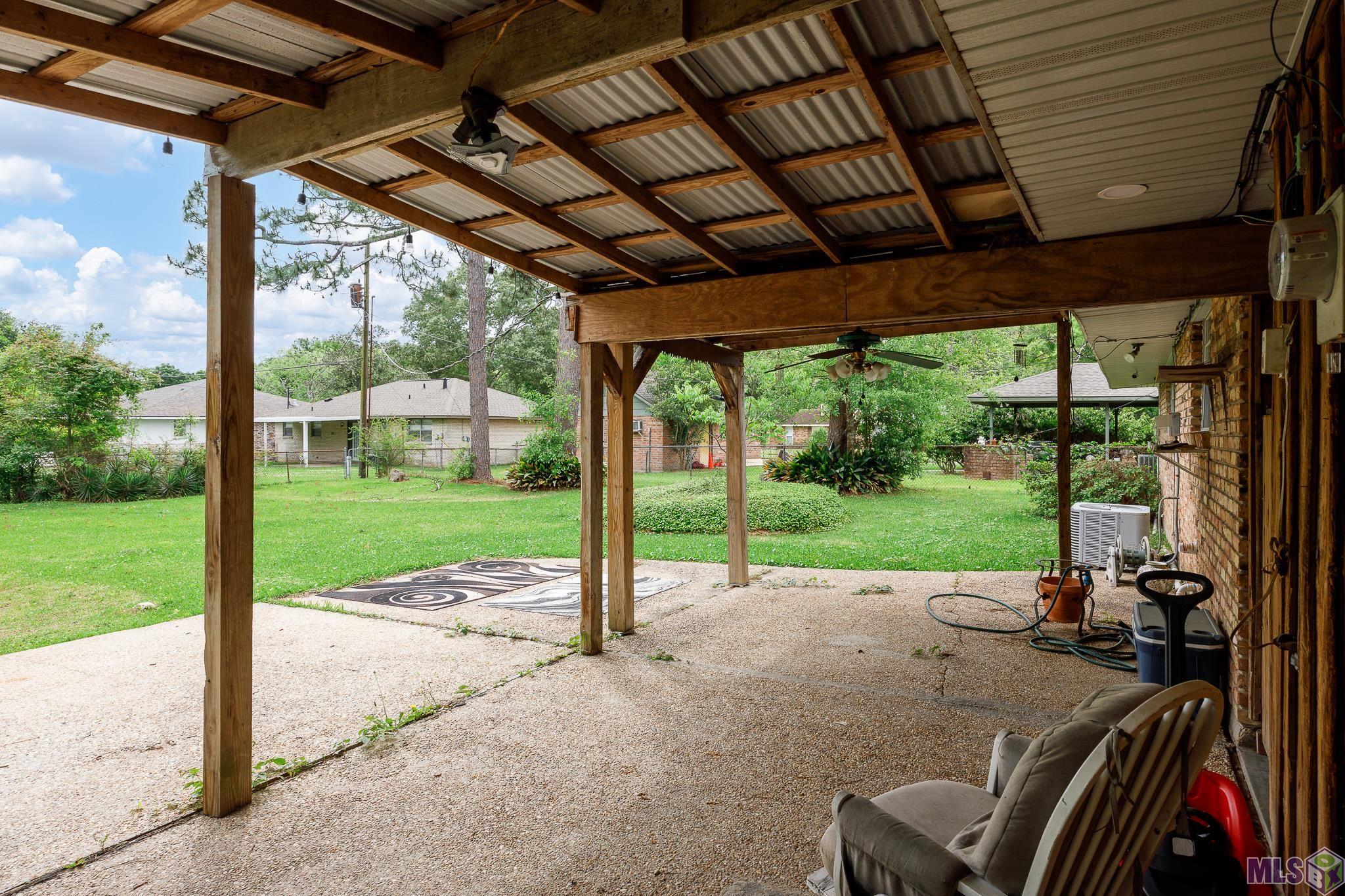 7944 Santa Barbara Drive Baton Rouge, LA 70811 - Photo 13 of 17 Covered patio