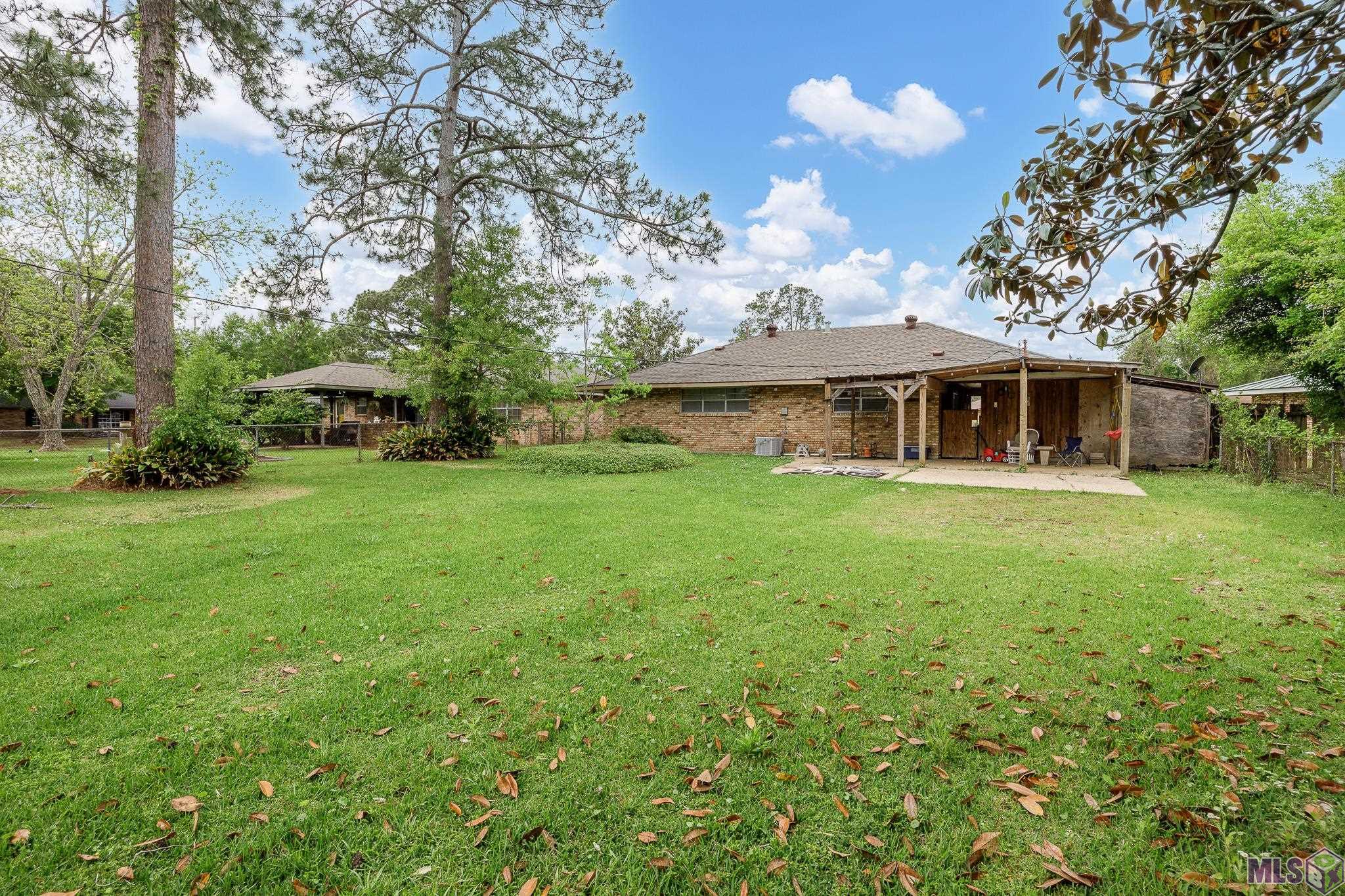 7944 Santa Barbara Drive Baton Rouge, LA 70811 - Photo 15 of 17 Back patio