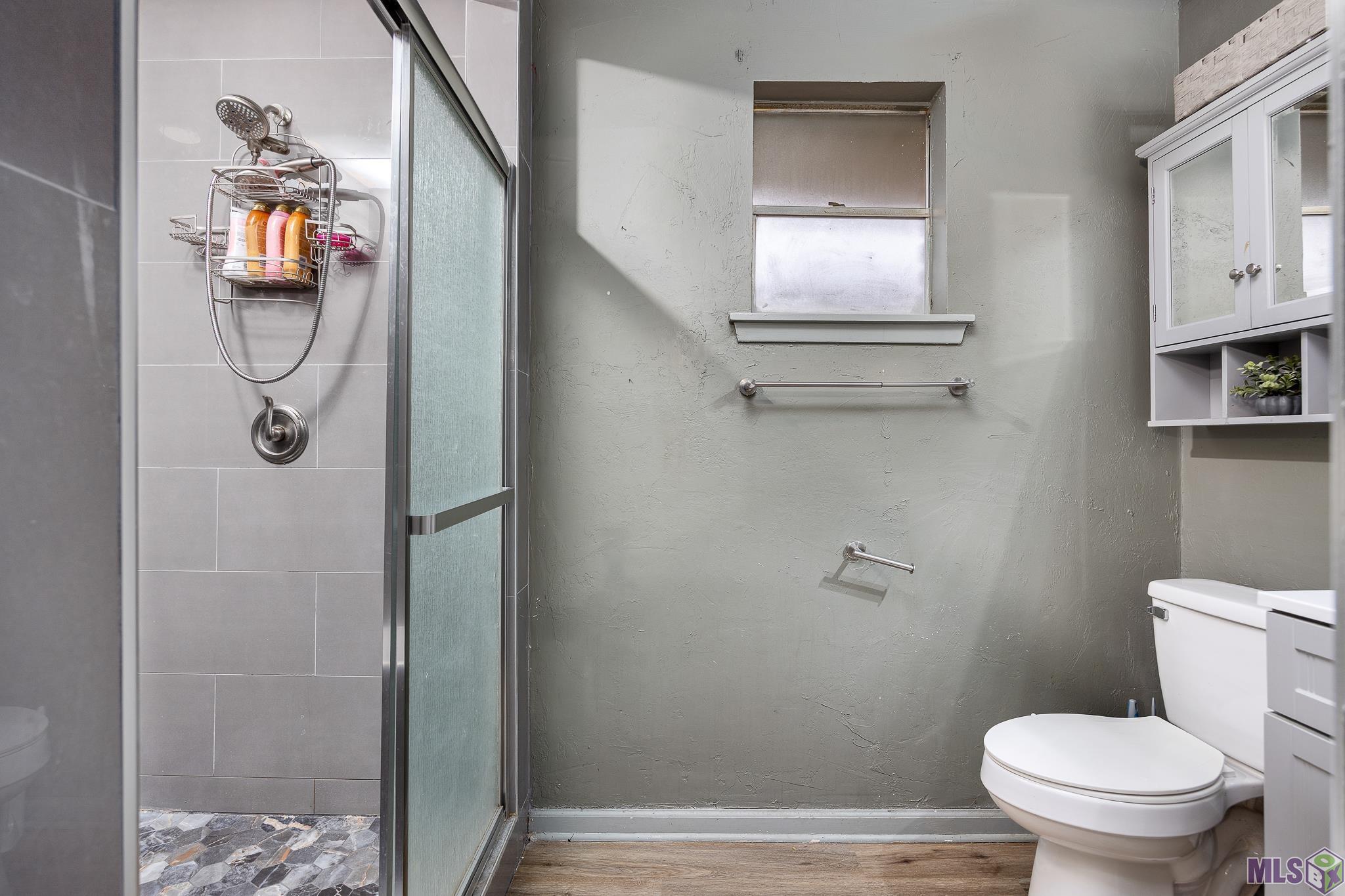 7944 Santa Barbara Drive Baton Rouge, LA 70811 - Photo 8 of 17 Primary bathroom
