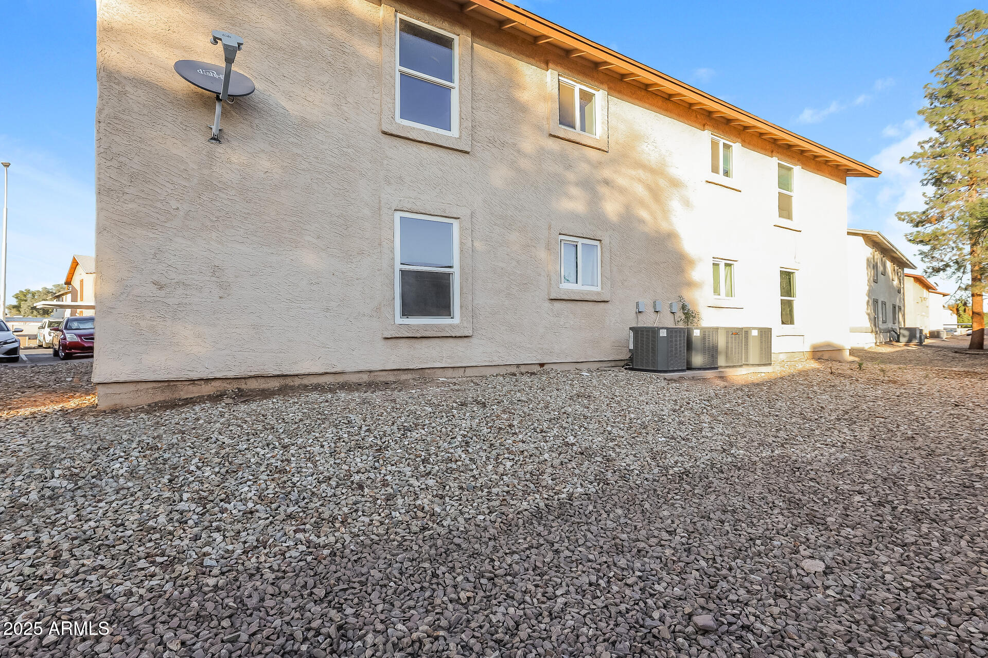 465 West Ivyglen Street, Unit 211 Mesa, AZ 85201 - Photo 15 of 16 a backyard of a house