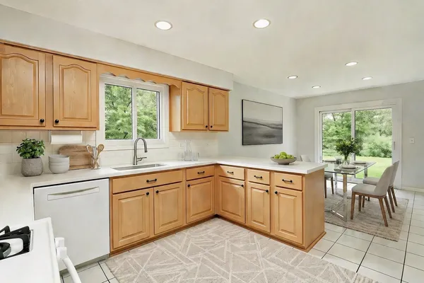 $799,000 | 1008 Oxford Road, Deerfield, IL 60015
