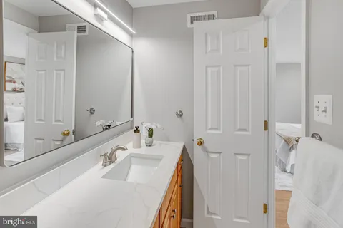 $1,275,000 | 9824 Fosbak Drive, Vienna, VA 22182