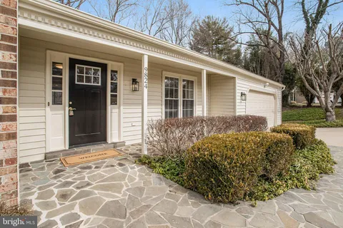 $1,275,000 | 9824 Fosbak Drive, Vienna, VA 22182