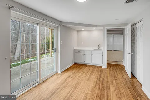 $1,275,000 | 9824 Fosbak Drive, Vienna, VA 22182