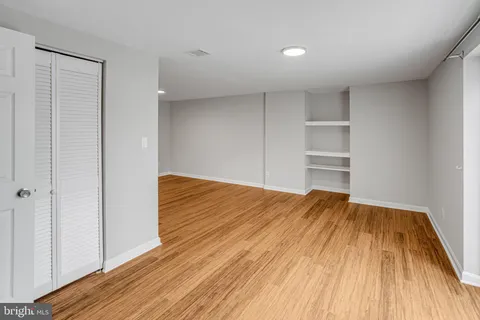 $1,275,000 | 9824 Fosbak Drive, Vienna, VA 22182