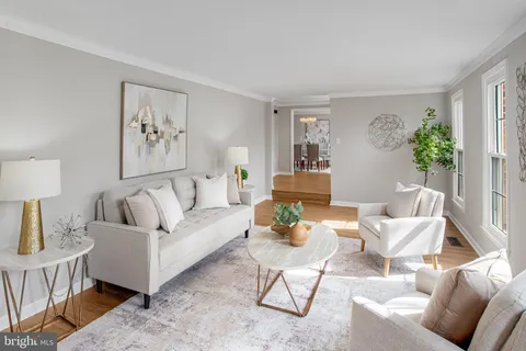 $1,275,000 | 9824 Fosbak Drive, Vienna, VA 22182