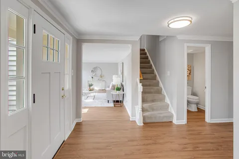 $1,275,000 | 9824 Fosbak Drive, Vienna, VA 22182