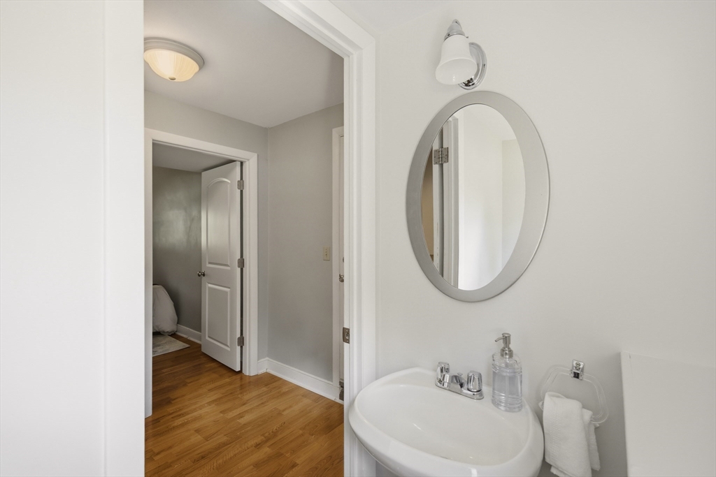 31 Harrow Road Norwood, MA 02062 - Photo 30 of 42 Gallery Image 30