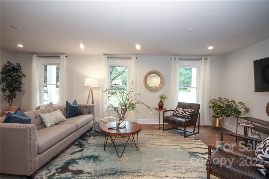 2934 Eastburn Road Charlotte, NC 28210 - Photo 10 of 48 Gallery Image 10