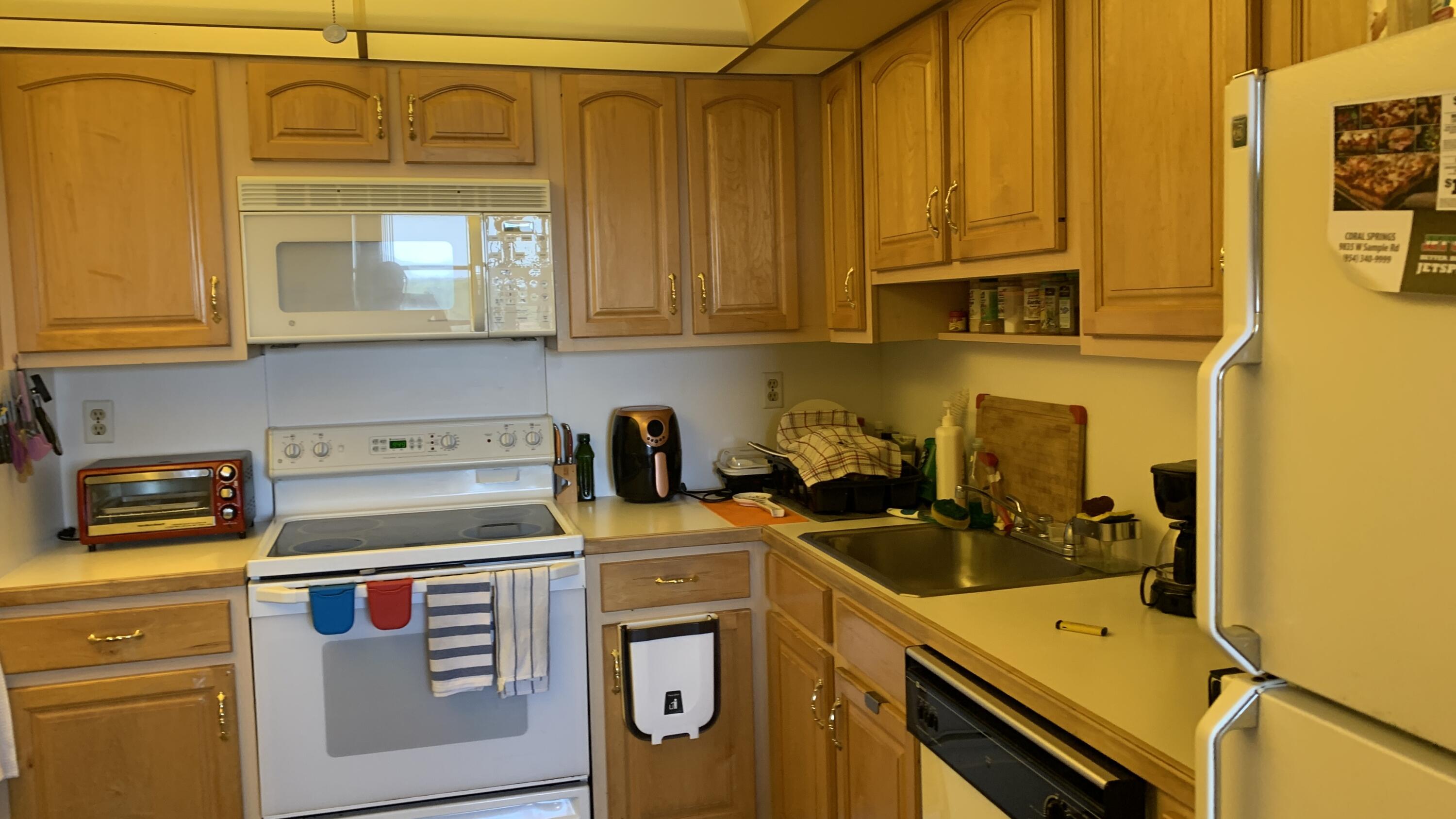10777 West Sample Road, Unit 812 Coral Springs, FL 33065 - Photo 10 of 25 KITCHEN123