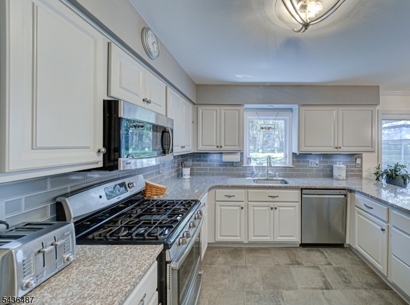 9 Chestnut Place Lebanon, NJ 08833 - Photo 6 of 43