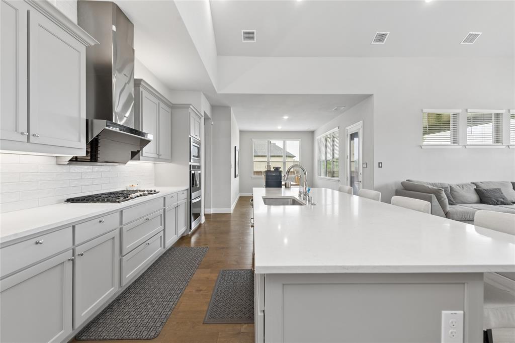 9562 Hickory Hill Road Frisco, TX 75035 - Photo 8 of 39