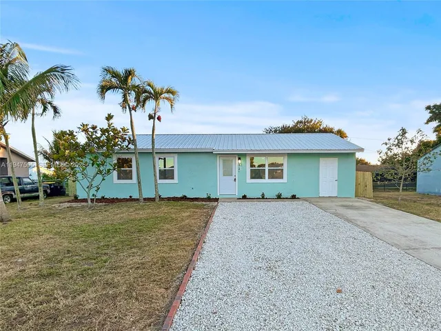 $319,990 | 912 Southeast Martin Luther King Junior Boulevard, Stuart, FL 34994