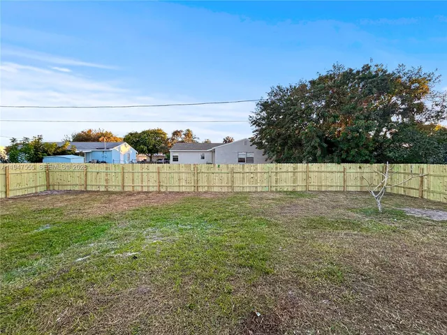 $319,990 | 912 Southeast Martin Luther King Junior Boulevard, Stuart, FL 34994