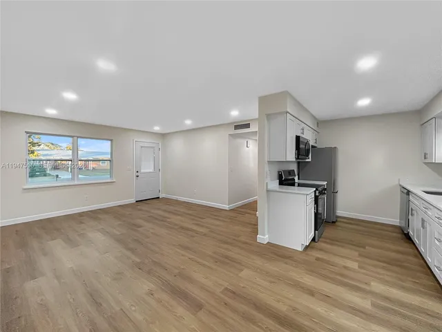 $319,990 | 912 Southeast Martin Luther King Junior Boulevard, Stuart, FL 34994