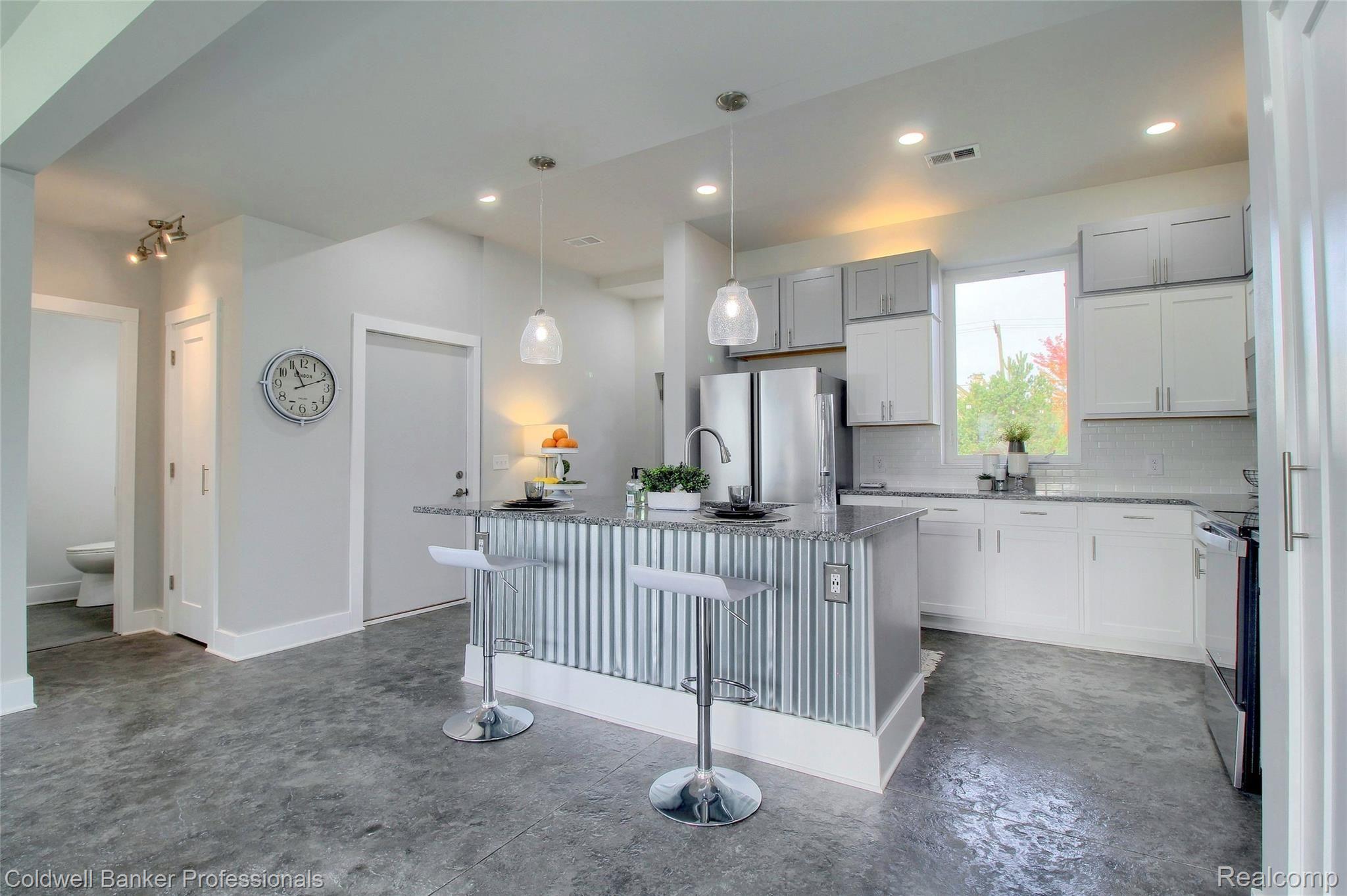 4250 Brest Road Newport, MI 48166 - Photo 9 of 32 9-Kitchen.jpg