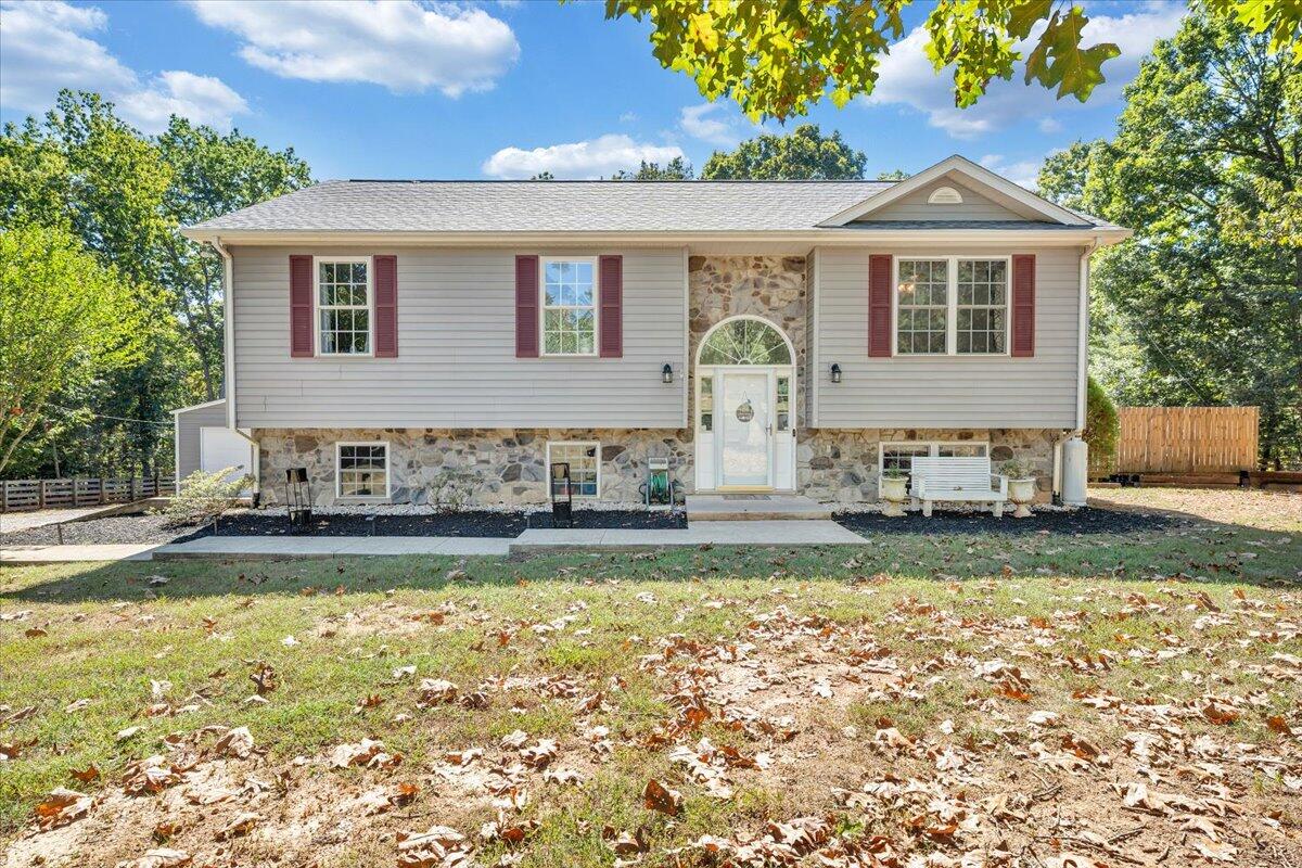 1063 Colony Court Moneta, VA 24121 - Photo 1 of 60 a front view of a house with a yard