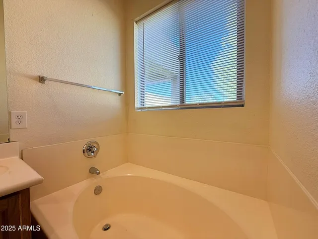 $1,695 | 9138 West Palm Lane, Phoenix, AZ 85037