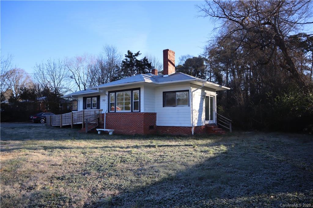 2527 Toddville Road Charlotte, NC 28214 - Photo 4 of 38