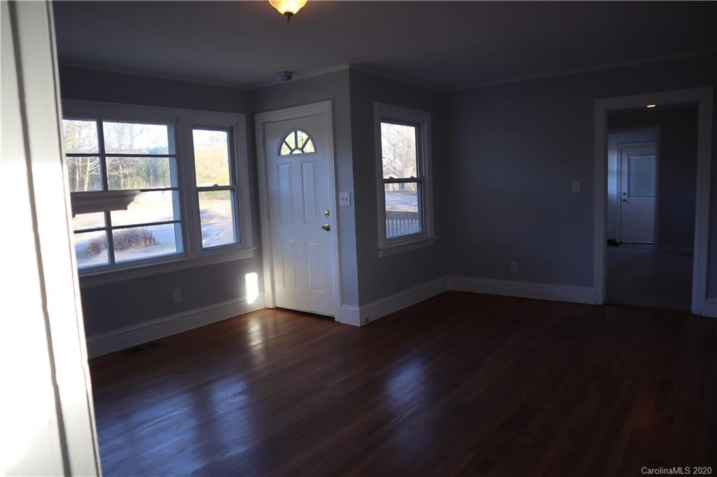 2527 Toddville Road Charlotte, NC 28214 - Photo 10 of 38