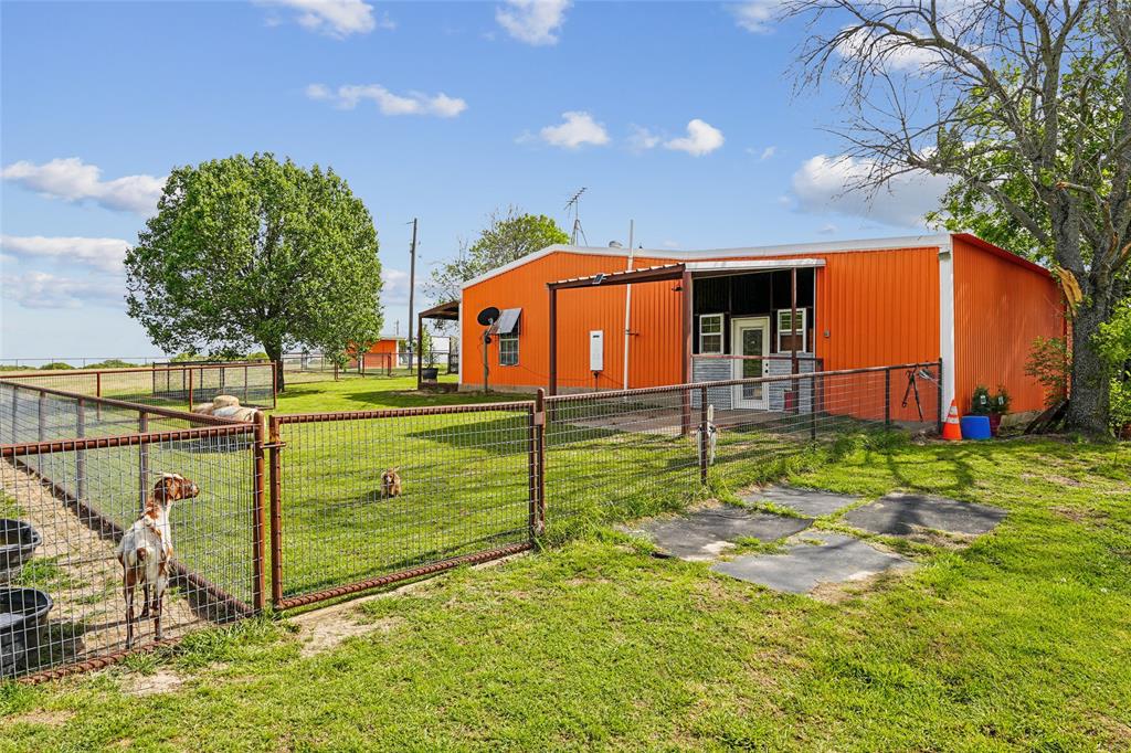 1406 North Johnson Loop Montague, TX 76251 - Photo 6 of 40