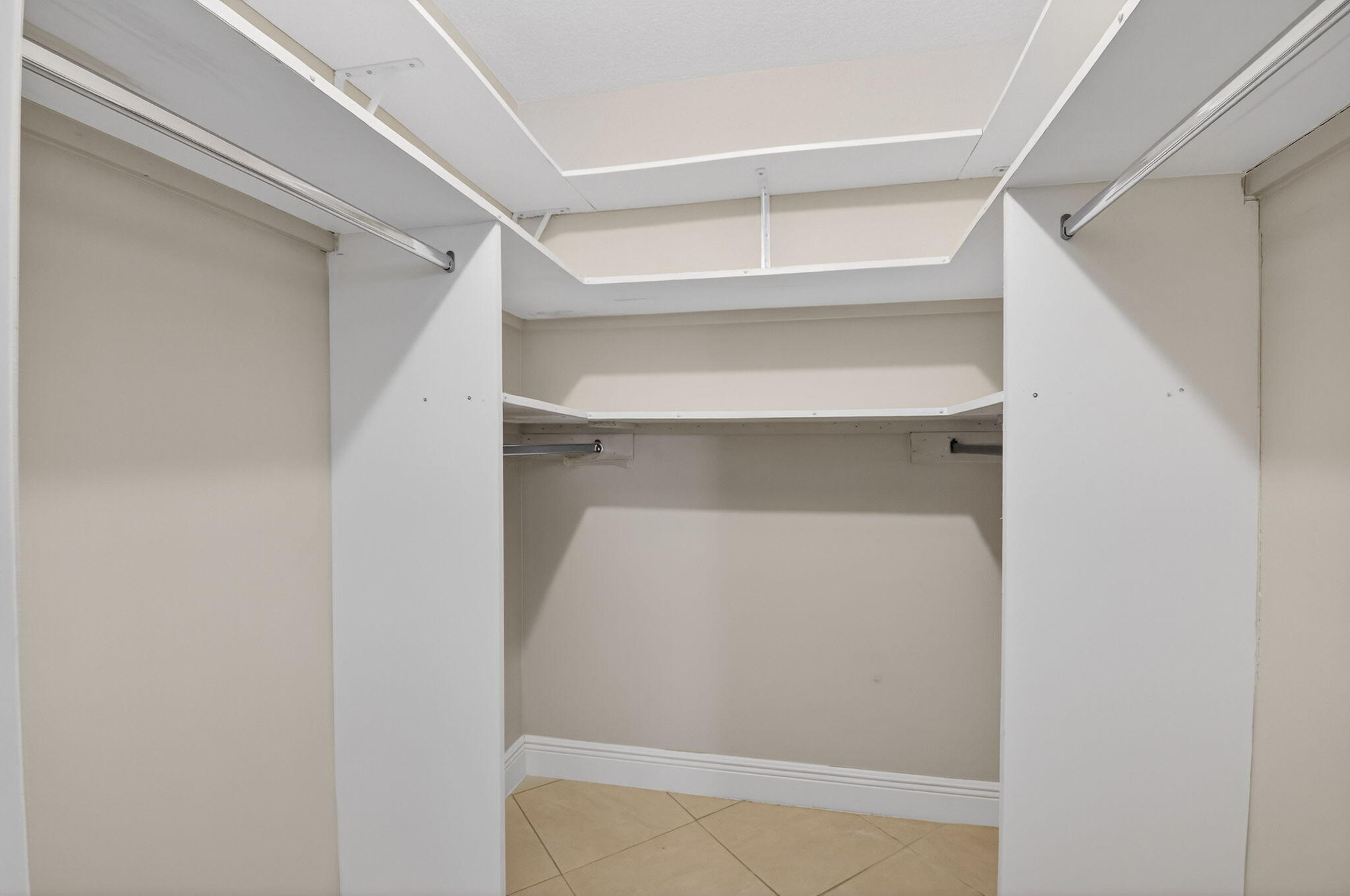 6935 Huntington Lane, Unit 207 Delray Beach, FL 33446 - Photo 30 of 88 MASTER WALK-IN CLOSET