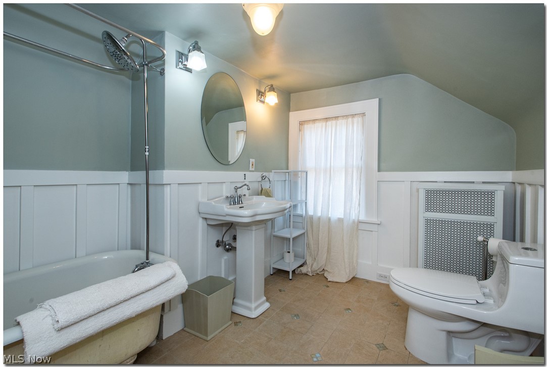 3246 Warrington Road Cleveland, OH 44120 - Photo 30 of 35