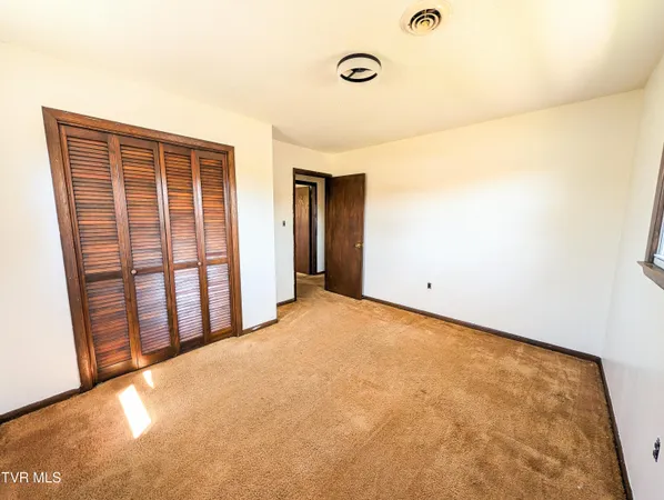 $300,000 | 464 Springfield Drive, Bristol, TN 37620