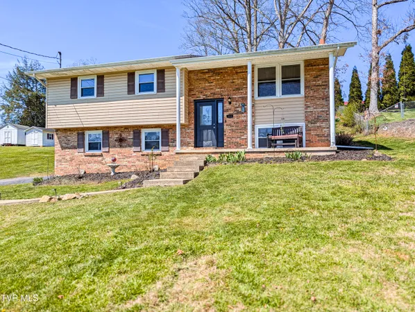 $300,000 | 464 Springfield Drive, Bristol, TN 37620