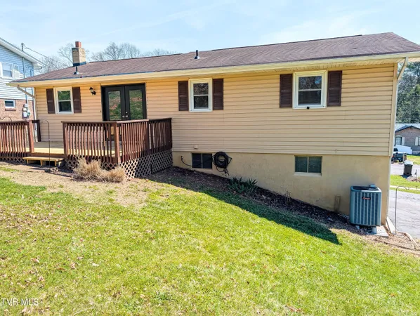 $300,000 | 464 Springfield Drive, Bristol, TN 37620