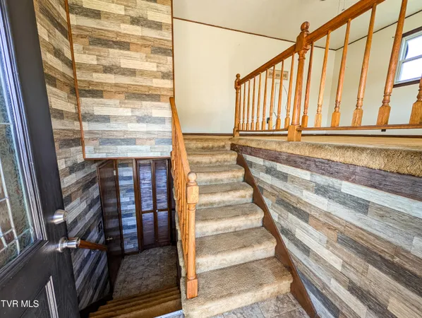 $300,000 | 464 Springfield Drive, Bristol, TN 37620