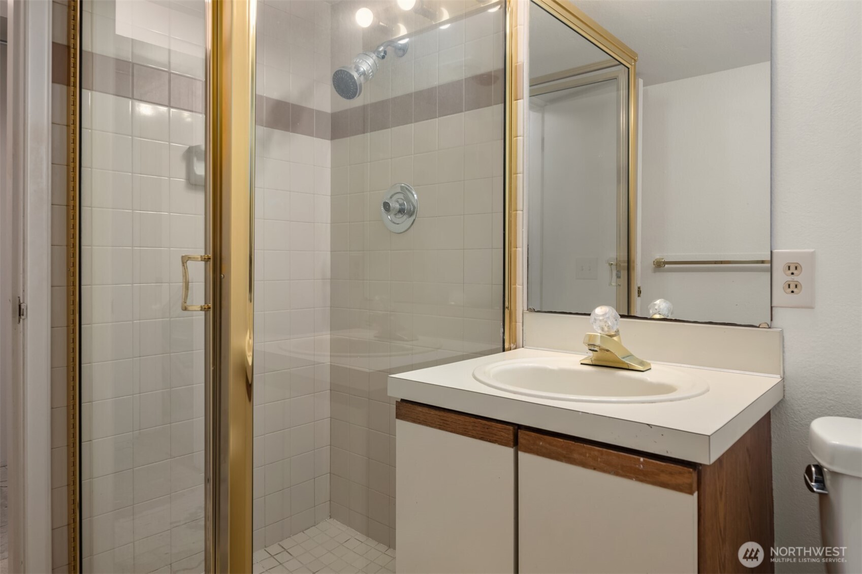 5235 South Graham Street Seattle, WA 98118 - Photo 16 of 34