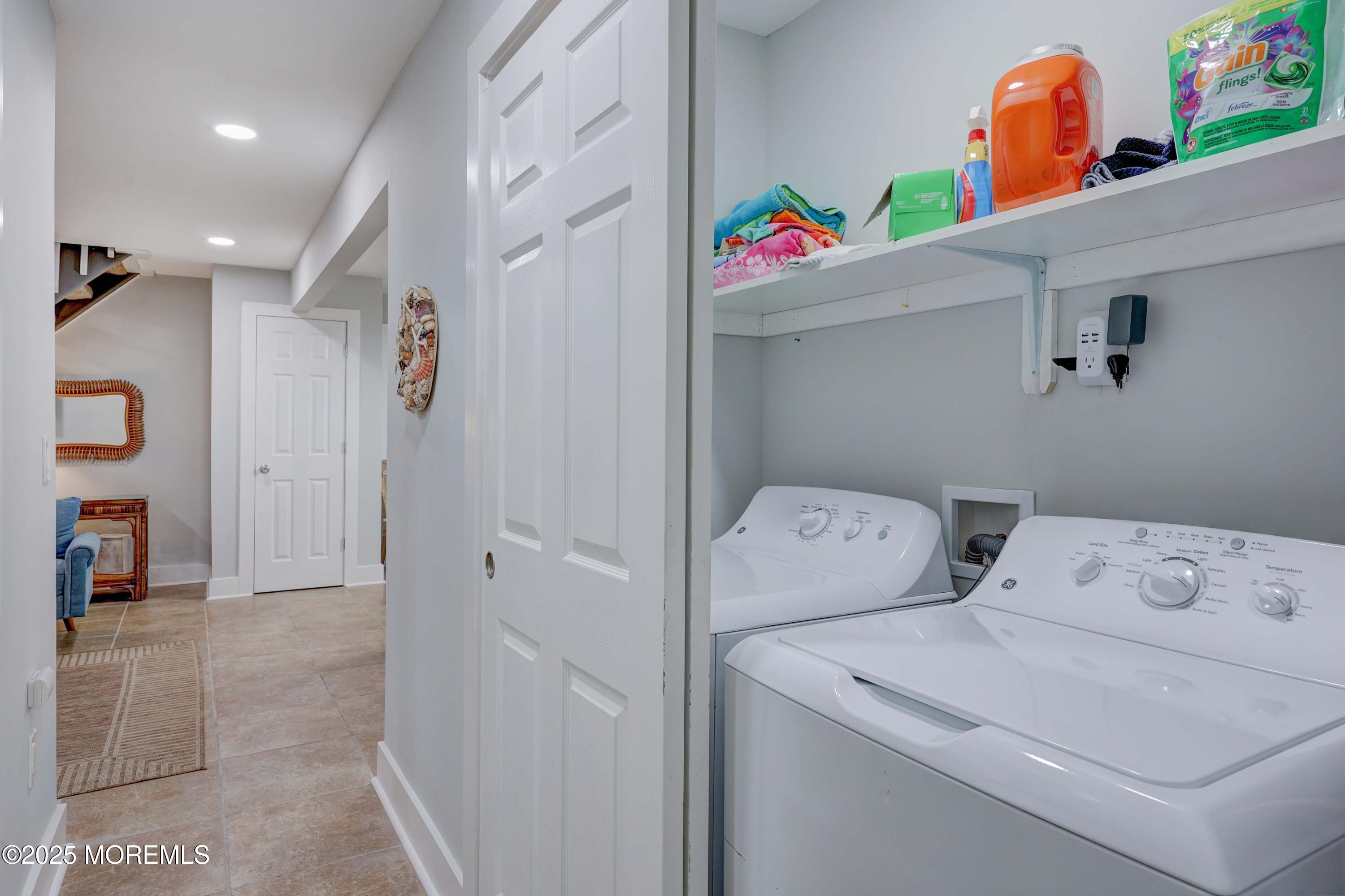 151 Shore Drive Brick, NJ 08723 - Photo 14 of 40 a utility room with dryer and washer