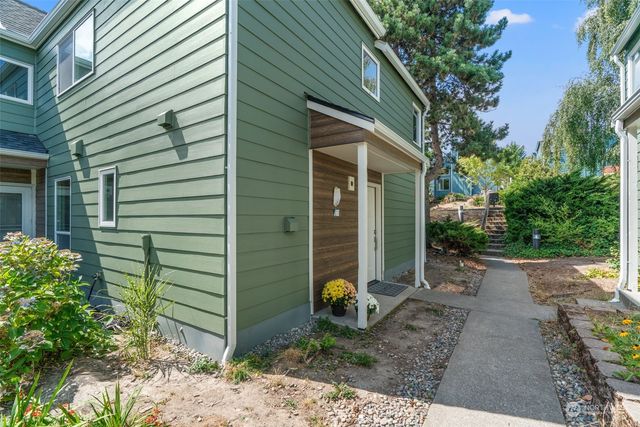 $415,000 | 8408 25th Avenue Southwest, Unit A, Seattle, WA 98106