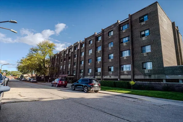 $227,999 | 4623 North Chester Avenue, Unit 110, Chicago, IL 60656