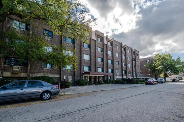 $227,999 | 4623 North Chester Avenue, Unit 110, Chicago, IL 60656