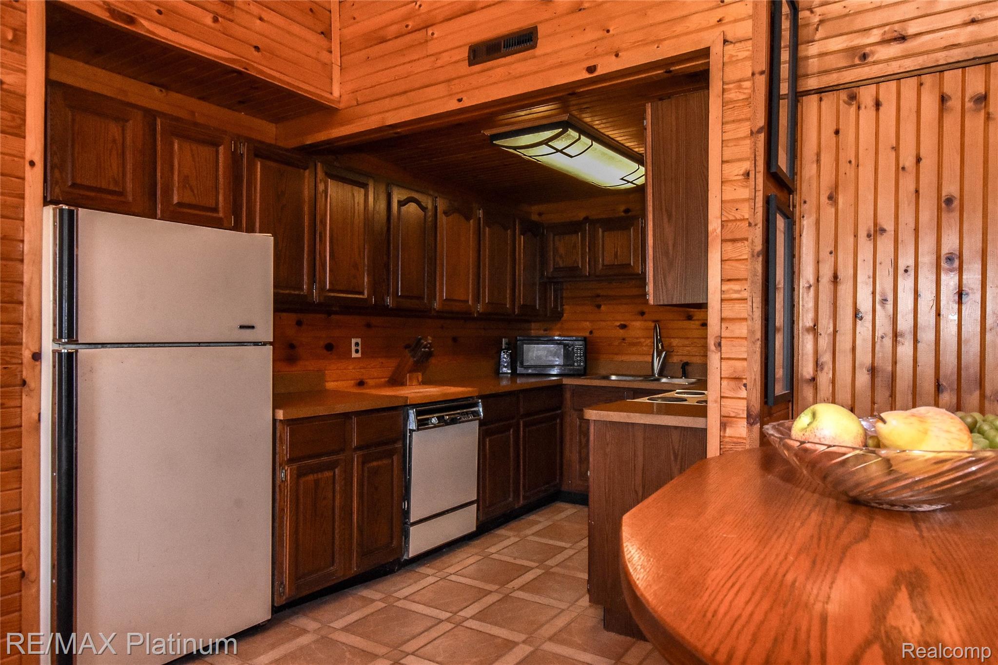 5160 Fenton Road Fenton, MI 48430 - Photo 39 of 68 DSC_0017.jpg