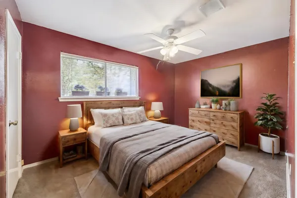 $2,400 | 5359 Little John Lane, Katy, TX 77493
