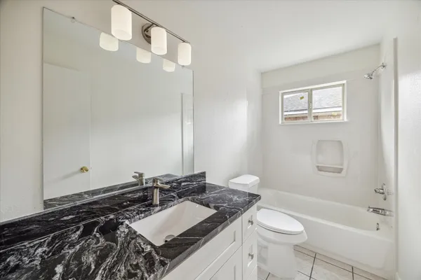 $2,400 | 5359 Little John Lane, Katy, TX 77493