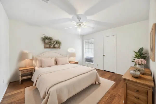 $2,400 | 5359 Little John Lane, Katy, TX 77493